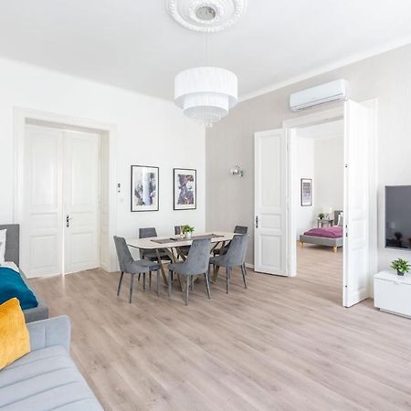 Exclusive Downtown Apartment In The Heart Of Budapeste Exterior foto