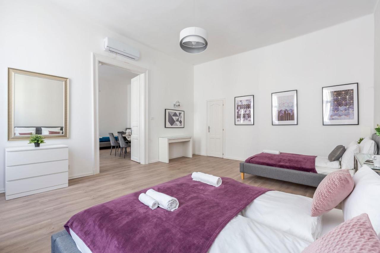 Exclusive Downtown Apartment In The Heart Of Budapeste Exterior foto
