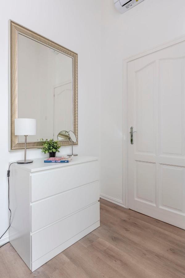 Exclusive Downtown Apartment In The Heart Of Budapeste Exterior foto