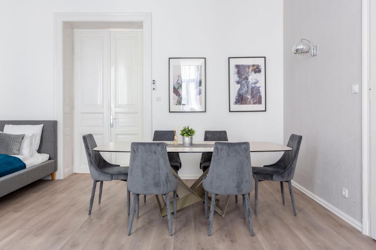 Exclusive Downtown Apartment In The Heart Of Budapeste Exterior foto