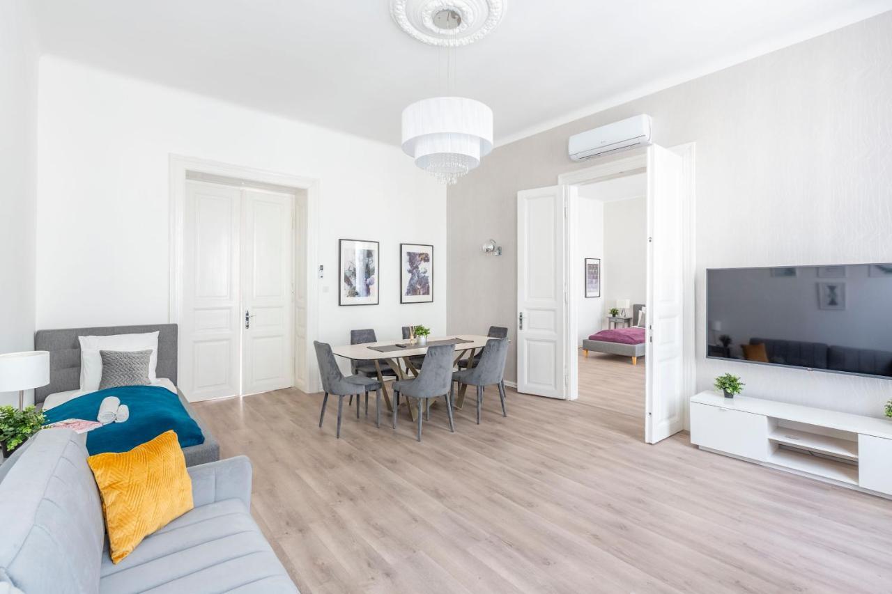 Exclusive Downtown Apartment In The Heart Of Budapeste Exterior foto