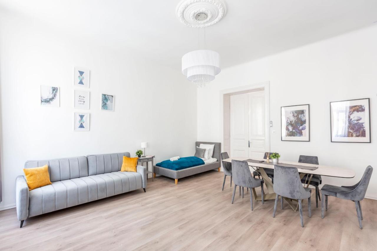 Exclusive Downtown Apartment In The Heart Of Budapeste Exterior foto